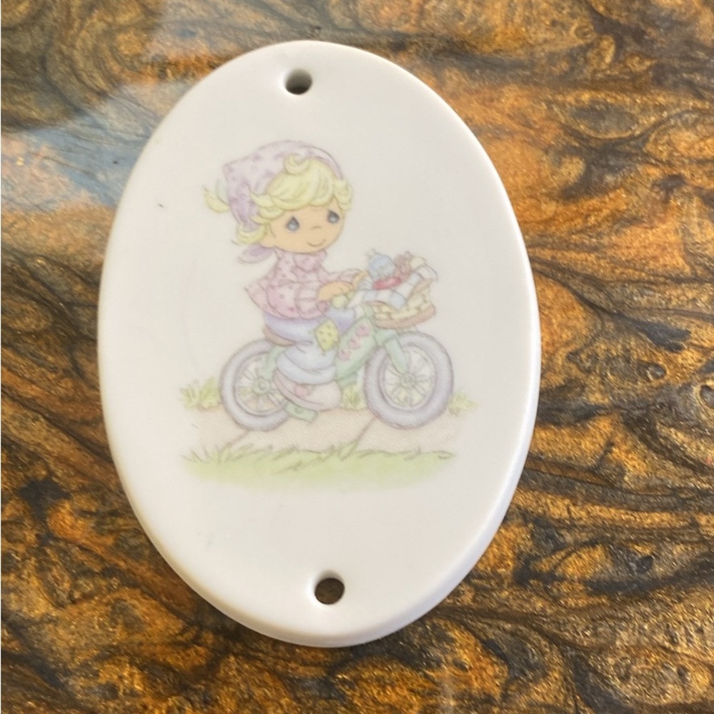 Precious Moments White Oval Plaque
